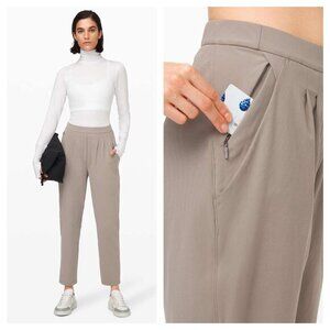 Lululemon Essential High-Rise Trouser Sz 6 Carbon Dust Tan
